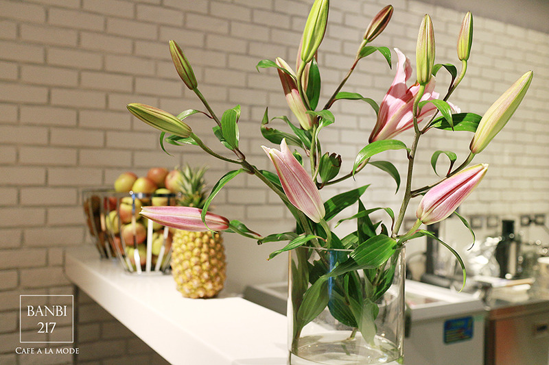 Banbi217 美食旅遊:Cafe a la mode 中山店 :南京商圈新開幕的設計感好店(義大利麵,燉飯,沙拉,法式布丁吐司,商業午餐,早午餐brunch,下午茶,捷運中山站)