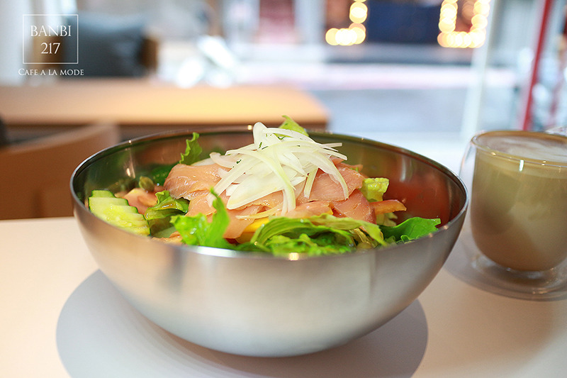 Banbi217 美食旅遊:Cafe a la mode 中山店 :南京商圈新開幕的設計感好店(義大利麵,燉飯,沙拉,法式布丁吐司,商業午餐,早午餐brunch,下午茶,捷運中山站)