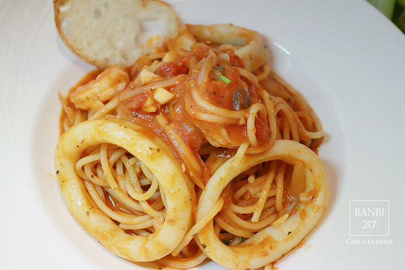 Banbi217 美食旅遊:Cafe a la mode 中山店 :南京商圈新開幕的設計感好店(義大利麵,燉飯,沙拉,法式布丁吐司,商業午餐,早午餐brunch,下午茶,捷運中山站)