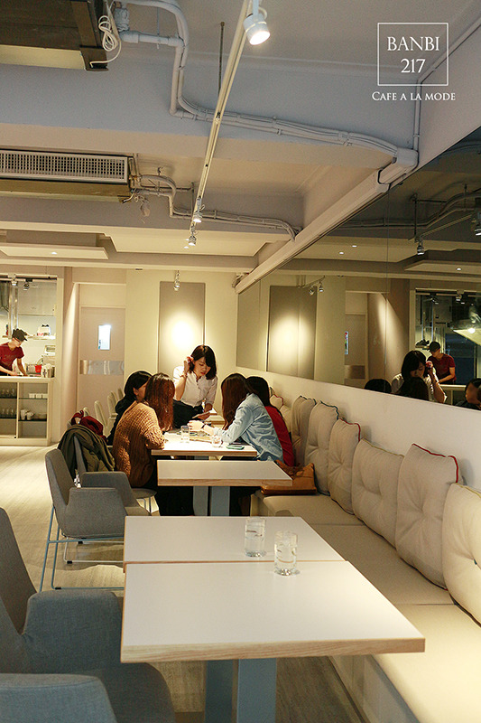 Banbi217 美食旅遊:Cafe a la mode 中山店 :南京商圈新開幕的設計感好店(義大利麵,燉飯,沙拉,法式布丁吐司,商業午餐,早午餐brunch,下午茶,捷運中山站)