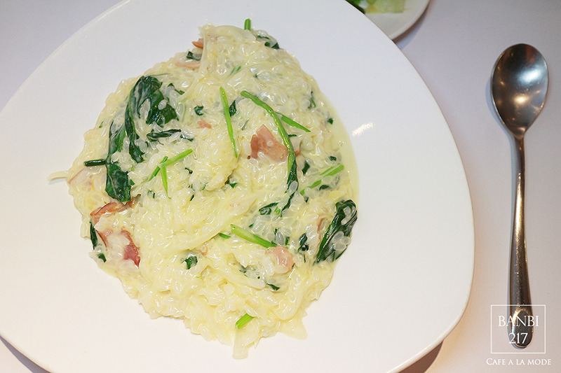 Banbi217 美食旅遊:Cafe a la mode 中山店 :南京商圈新開幕的設計感好店(義大利麵,燉飯,沙拉,法式布丁吐司,商業午餐,早午餐brunch,下午茶,捷運中山站)