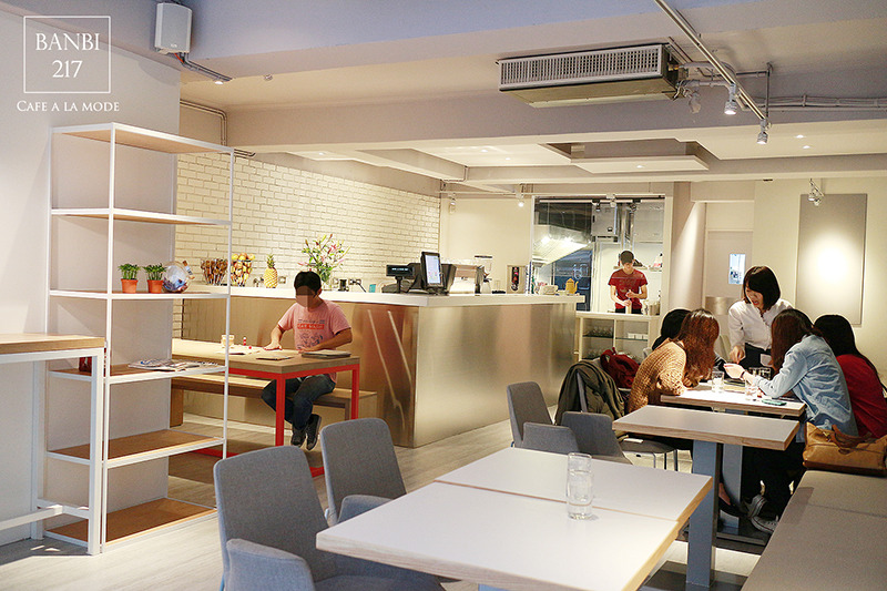 Banbi217 美食旅遊:Cafe a la mode 中山店 :南京商圈新開幕的設計感好店(義大利麵,燉飯,沙拉,法式布丁吐司,商業午餐,早午餐brunch,下午茶,捷運中山站)