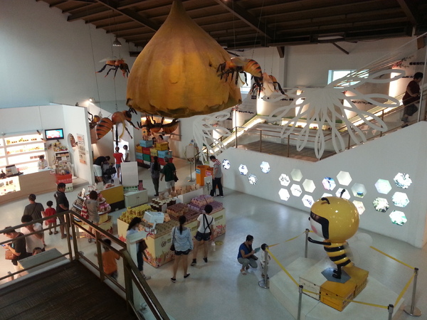 古坑綠色隧道：[雲林][景點]古坑綠色隧道+蜜蜂故事館半日遊~假日踩街好好玩