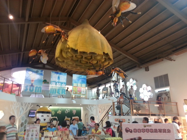 古坑綠色隧道：[雲林][景點]古坑綠色隧道+蜜蜂故事館半日遊~假日踩街好好玩