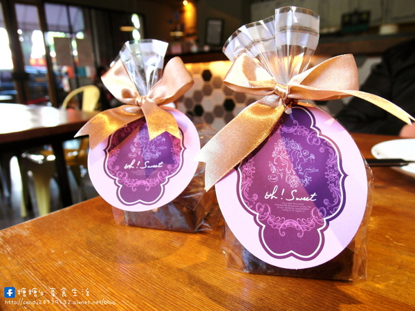 oh!Sweet Diner美式甜點餐廳:〖台中│美食〗oh!Sweet Diner美式甜點餐廳 ❤ 結合美味布朗尼的美式甜點餐廳,還有提供多樣料多味美的早午餐,餐點名子都超可愛!!
