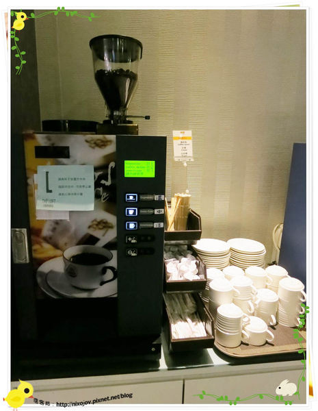 台北-本沐食堂-美味的壽喜燒吃到飽-咖啡機
