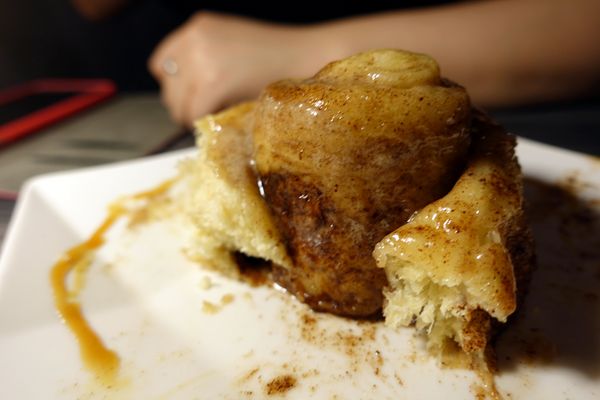 巴黎米咖啡 Cafe 8mm:(胖樺食記)公館商圈適合久坐看書的寧靜咖啡廳「巴黎米Café 8mm」。甜點及飲品皆讓人驚喜