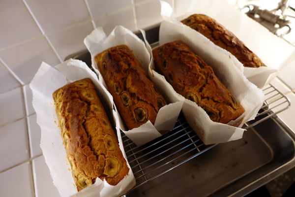 巴黎米咖啡 Cafe 8mm:(胖樺食記)公館商圈適合久坐看書的寧靜咖啡廳「巴黎米Café 8mm」。甜點及飲品皆讓人驚喜