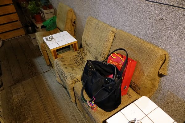 巴黎米咖啡 Cafe 8mm:(胖樺食記)公館商圈適合久坐看書的寧靜咖啡廳「巴黎米Café 8mm」。甜點及飲品皆讓人驚喜
