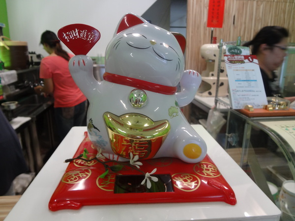 心仙草園：1021028[官本金文愛台灣口碑券第11彈]草綠色系心仙草園的仙草雞湯好吃到會讓神仙都想草上飛料理超級有創意