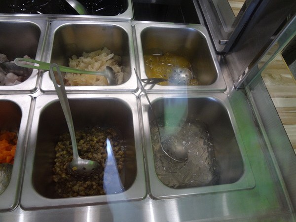 心仙草園：1021028[官本金文愛台灣口碑券第11彈]草綠色系心仙草園的仙草雞湯好吃到會讓神仙都想草上飛料理超級有創意