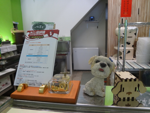 心仙草園：1021028[官本金文愛台灣口碑券第11彈]草綠色系心仙草園的仙草雞湯好吃到會讓神仙都想草上飛料理超級有創意