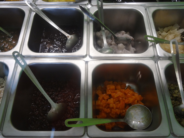 心仙草園：1021028[官本金文愛台灣口碑券第11彈]草綠色系心仙草園的仙草雞湯好吃到會讓神仙都想草上飛料理超級有創意