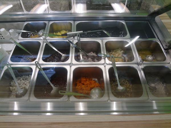 心仙草園：1021028[官本金文愛台灣口碑券第11彈]草綠色系心仙草園的仙草雞湯好吃到會讓神仙都想草上飛料理超級有創意