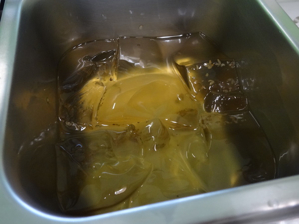 心仙草園：1021028[官本金文愛台灣口碑券第11彈]草綠色系心仙草園的仙草雞湯好吃到會讓神仙都想草上飛料理超級有創意