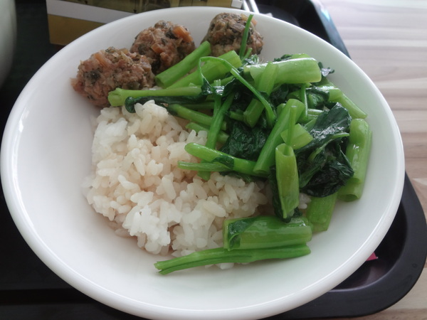 心仙草園：1021028[官本金文愛台灣口碑券第11彈]草綠色系心仙草園的仙草雞湯好吃到會讓神仙都想草上飛料理超級有創意