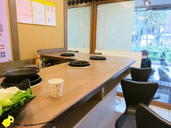 台北-石神石頭火鍋-雙連捷運站旁的火鍋-店內環境