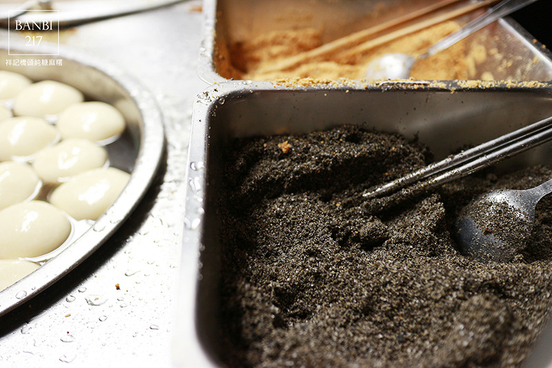 Banbi217 美食旅遊: (祥記)橋頭客家純糖麻糬 紅豆花生湯油條 台北延三夜市美食(捷運大橋頭站)