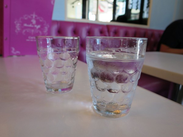 彩虹國度:Rainbow Waffle Caf'e 彩虹國度- 新興區中山一路2號 (玉竹商圈)