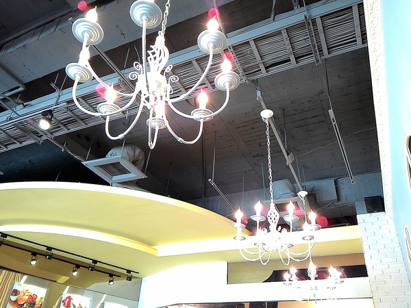 彩虹國度：Rainbow Waffle Caf'e 彩虹國度- 新興區中山一路2號 (玉竹商圈)