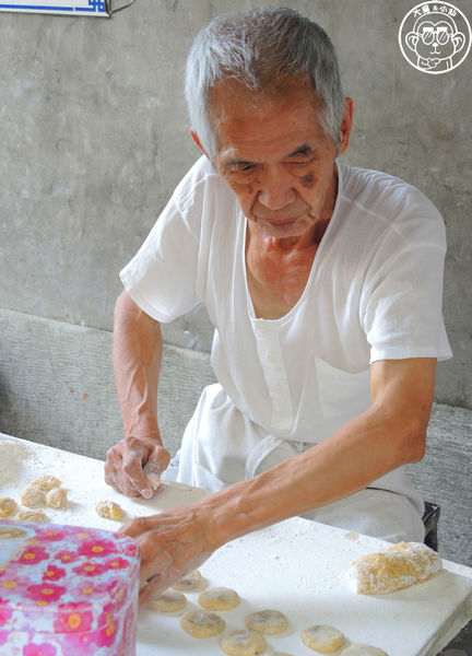 天天饅頭:呷飽祙【台中中區・天天饅頭】營業超過一甲子的涮嘴小點心