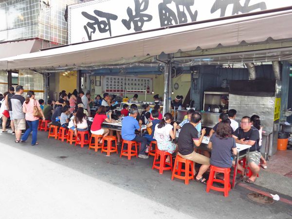 【台南美食】阿堂鹹粥-必朝聖的超人氣虱目魚鹹粥店