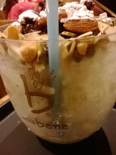 Caffe bene:早午晚宵夜通吃!創新甜點派脆思&重量級抹茶刨冰——韓國連鎖店Caffe bene