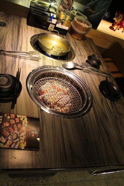 好客-音樂料理-現場LIVE演唱(市府店)：[台北]燒烤+帝王蟹 雙重滿足就在好客-音樂料理(市府店)