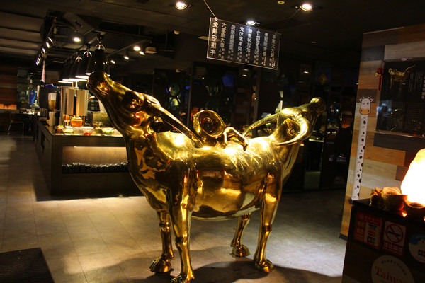 好客-音樂料理-現場LIVE演唱(市府店)：[台北]燒烤+帝王蟹 雙重滿足就在好客-音樂料理(市府店)