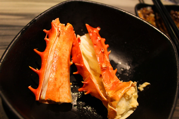 好客-音樂料理-現場LIVE演唱(市府店)：[台北]燒烤+帝王蟹 雙重滿足就在好客-音樂料理(市府店)