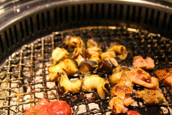 好客-音樂料理-現場LIVE演唱(市府店)：[台北]燒烤+帝王蟹 雙重滿足就在好客-音樂料理(市府店)