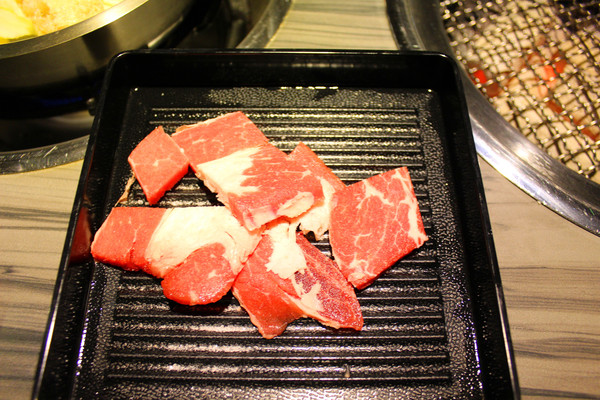 好客-音樂料理-現場LIVE演唱(市府店)：[台北]燒烤+帝王蟹 雙重滿足就在好客-音樂料理(市府店)