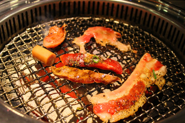 好客-音樂料理-現場LIVE演唱(市府店)：[台北]燒烤+帝王蟹 雙重滿足就在好客-音樂料理(市府店)