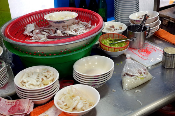 葉家小卷米粉：(胖樺食記)台南國華街必吃排美食「葉家小卷米粉」，時尚玩家報導的人氣小卷米粉湯(含2016.06最新價格)