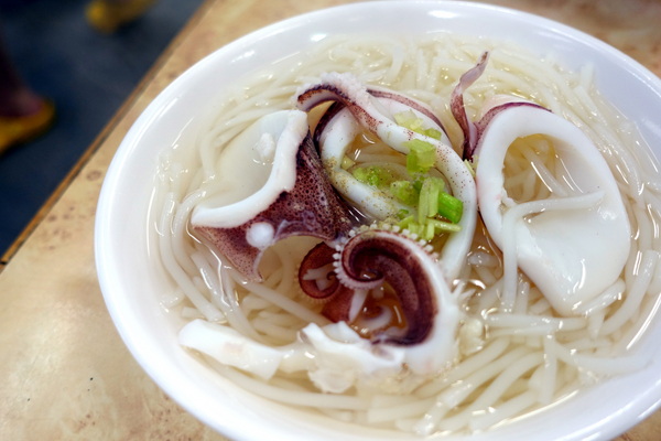 葉家小卷米粉：(胖樺食記)台南國華街必吃排美食「葉家小卷米粉」，時尚玩家報導的人氣小卷米粉湯(含2016.06最新價格)