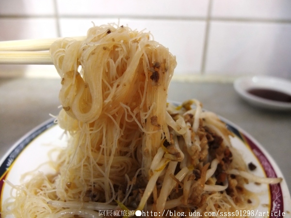 葉家豬血湯：【美食特搜。台南中西區】葉家豬血湯。米粉炒 豬血湯 慶中街巷內小吃老店