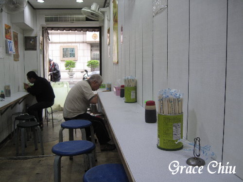 純正花枝羹:艋舺在地早餐/早午餐~萬華車站前花枝焿