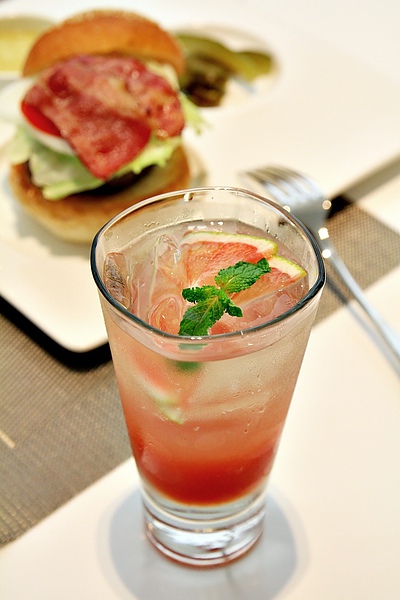 AT&T 4 Fun,Liz 巴賽麗