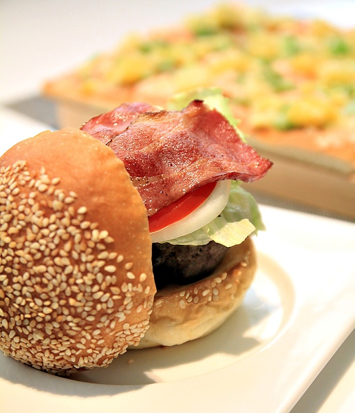 AT&T 4 Fun,Liz 巴賽麗