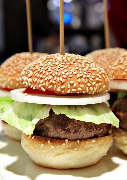 AT&T 4 Fun,Liz 巴賽麗