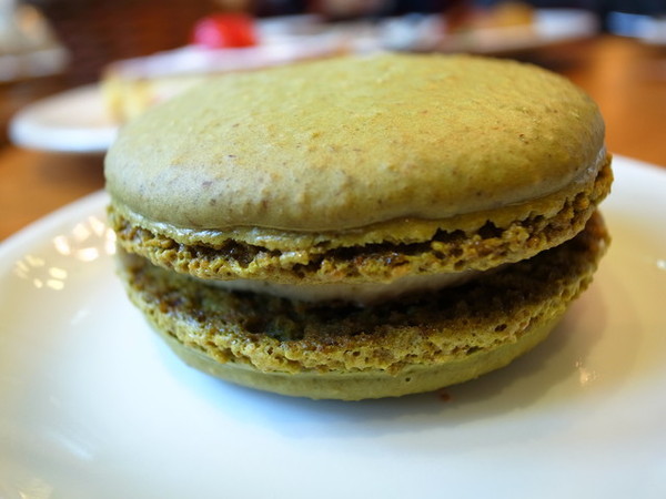 PAUL保羅麵包沙龍(內湖店)：＜台北｜內湖｜下午茶＞超正點千層派＆馬卡紅～PAUL保羅麵包沙龍（內湖店）