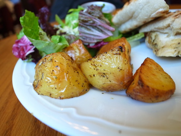 PAUL保羅麵包沙龍(內湖店)：＜台北｜內湖｜下午茶＞超正點千層派＆馬卡紅～PAUL保羅麵包沙龍（內湖店）