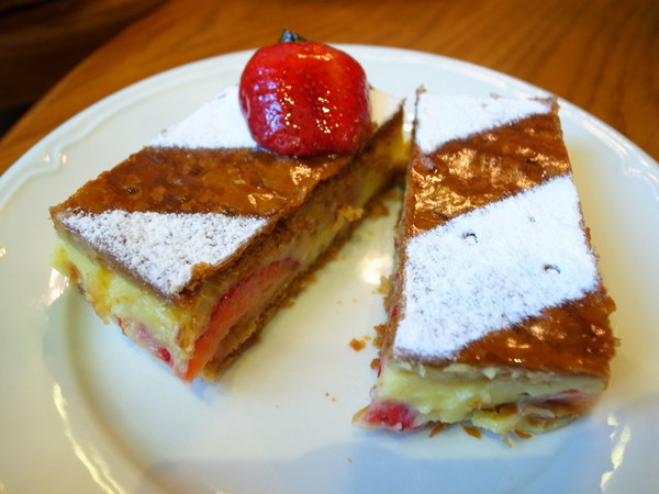 PAUL保羅麵包沙龍(內湖店)：＜台北｜內湖｜下午茶＞超正點千層派＆馬卡紅～PAUL保羅麵包沙龍（內湖店）