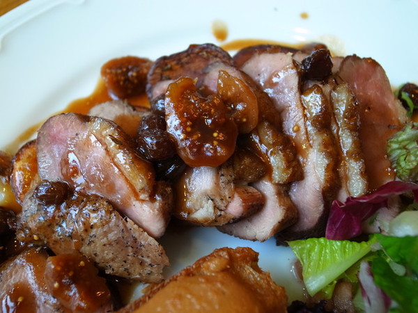 PAUL保羅麵包沙龍(內湖店)：＜台北｜內湖｜下午茶＞超正點千層派＆馬卡紅～PAUL保羅麵包沙龍（內湖店）