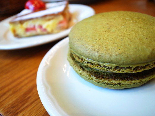 PAUL保羅麵包沙龍(內湖店)：＜台北｜內湖｜下午茶＞超正點千層派＆馬卡紅～PAUL保羅麵包沙龍（內湖店）