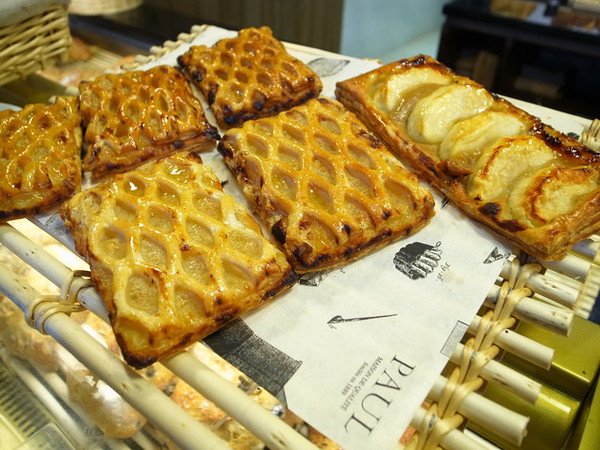 PAUL保羅麵包沙龍(內湖店)：＜台北｜內湖｜下午茶＞超正點千層派＆馬卡紅～PAUL保羅麵包沙龍（內湖店）