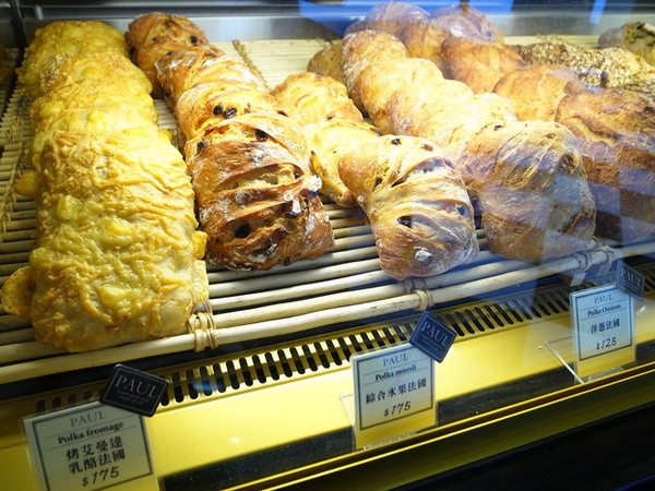 PAUL保羅麵包沙龍(內湖店)：＜台北｜內湖｜下午茶＞超正點千層派＆馬卡紅～PAUL保羅麵包沙龍（內湖店）