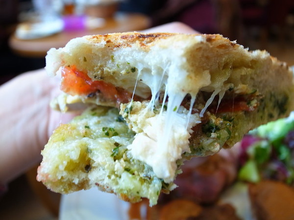 PAUL保羅麵包沙龍(內湖店)：＜台北｜內湖｜下午茶＞超正點千層派＆馬卡紅～PAUL保羅麵包沙龍（內湖店）