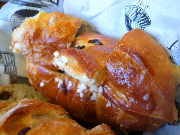 PAUL保羅麵包沙龍(內湖店)：＜台北｜內湖｜下午茶＞超正點千層派＆馬卡紅～PAUL保羅麵包沙龍（內湖店）