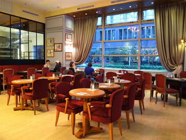 PAUL保羅麵包沙龍(內湖店)：＜台北｜內湖｜下午茶＞超正點千層派＆馬卡紅～PAUL保羅麵包沙龍（內湖店）